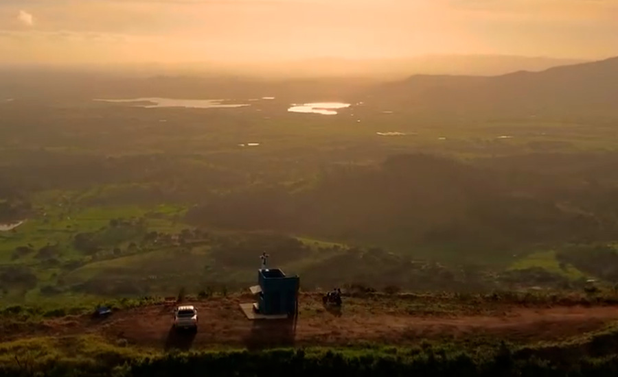 Vista do Por do Sol no alto da Pedra do Rodeadouro